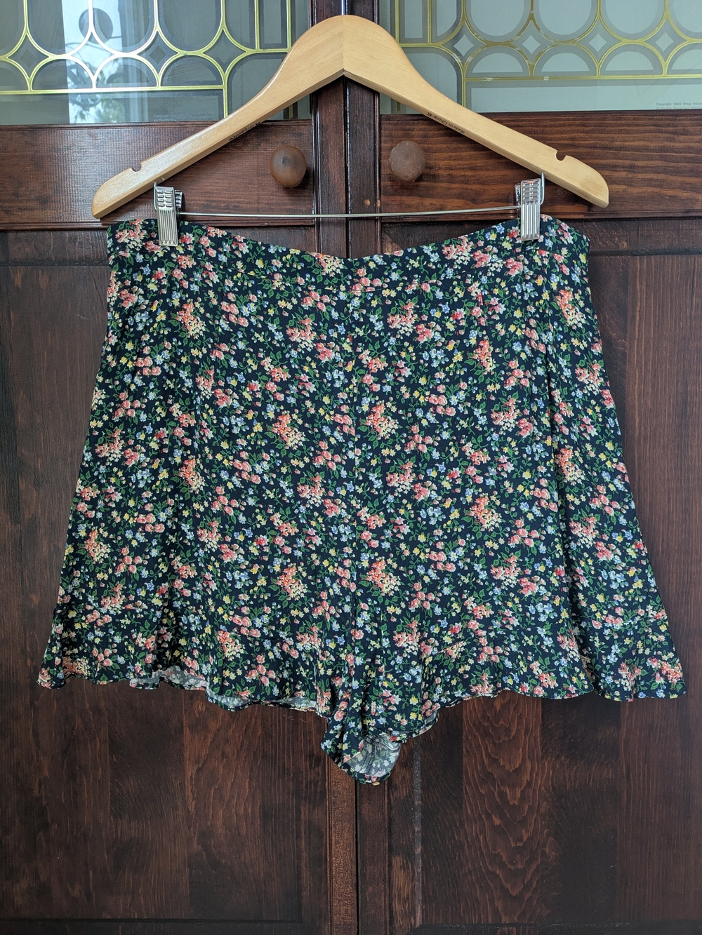 Sézane "Dorian" Floral Ruffle Hem Women's Shorts